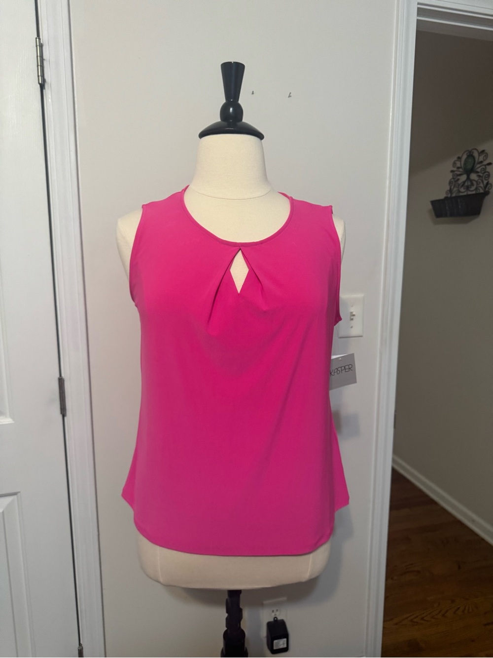 Kasper Hot Pink Sleeveless Keyhole Pleat Camisole NWT